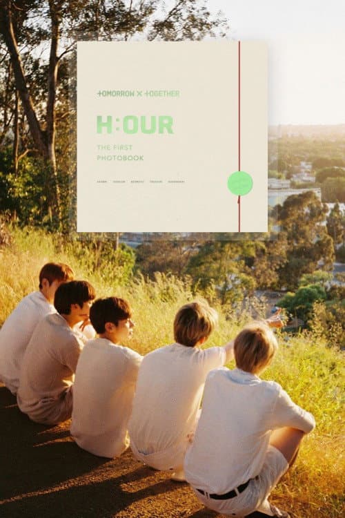 Plakat: TOMORROW X TOGETHER The First Photobook H:OUR