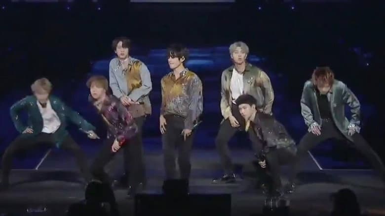 Kadr z BTS Japan Official Fanmeeting Vol.5: Magic Shop