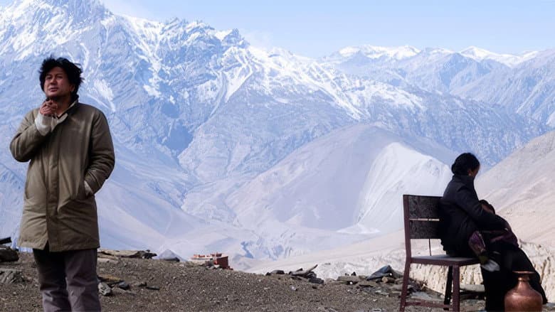 Kadr z Himalaya, Where the Wind Dwells