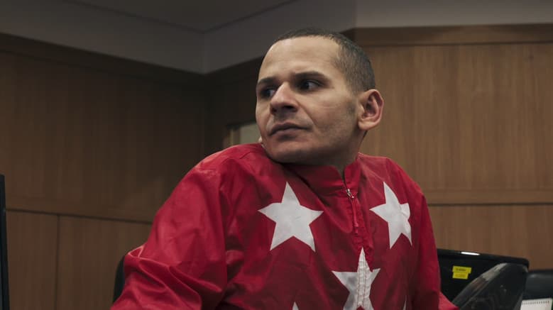 Kadr z Smiling Jockey