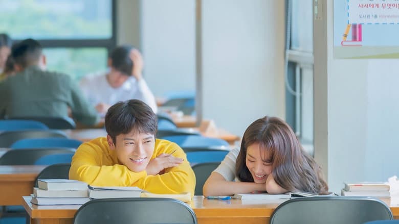 Kadr z Familiar Wife