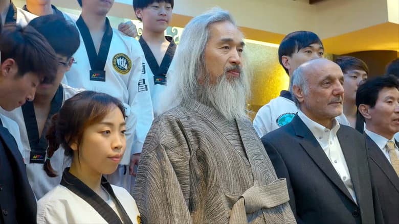 Kadr z Master: Leaders of Taekwondo