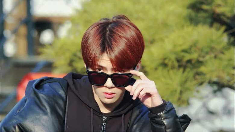 Kadr z EXO Next Door