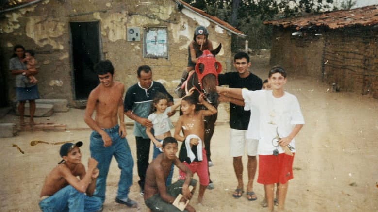 Kadr z Smiling Jockey