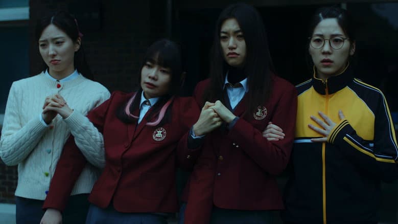 Kadr z Idiot Girls and School Ghost: School Anniversary