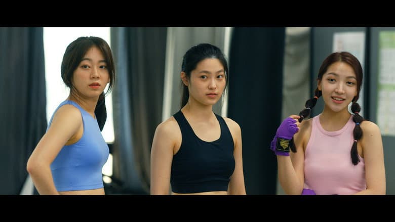 Kadr z Girls in the Cage