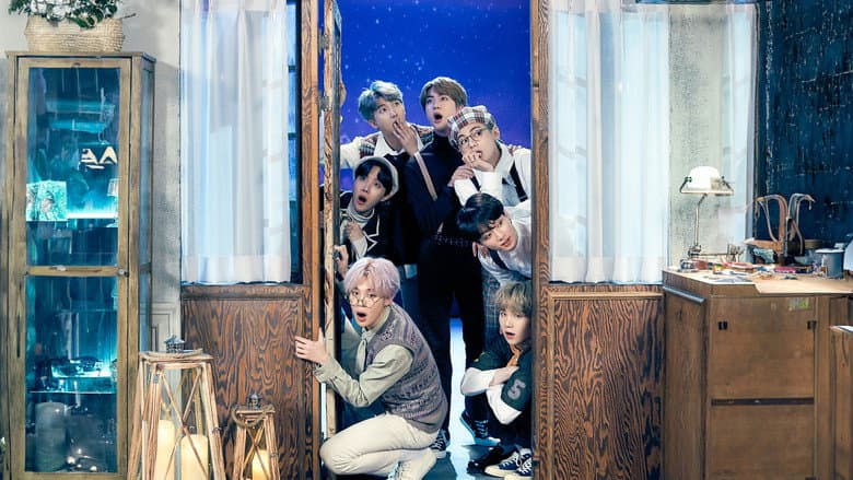 Kadr z BTS Japan Official Fanmeeting Vol.5: Magic Shop