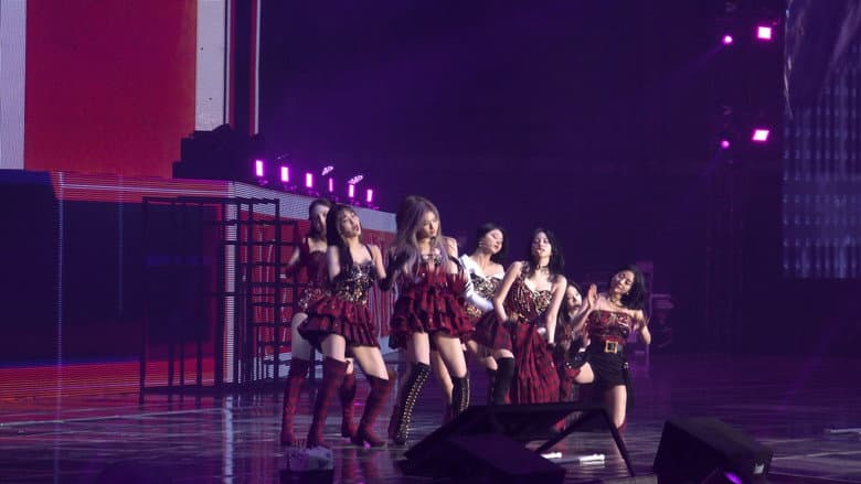 Kadr z TWICE WORLD TOUR [III] in Seoul