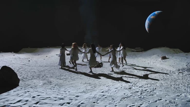 Kadr z LOONA On Wave [LOONATHEWORLD : Midnight Festival]