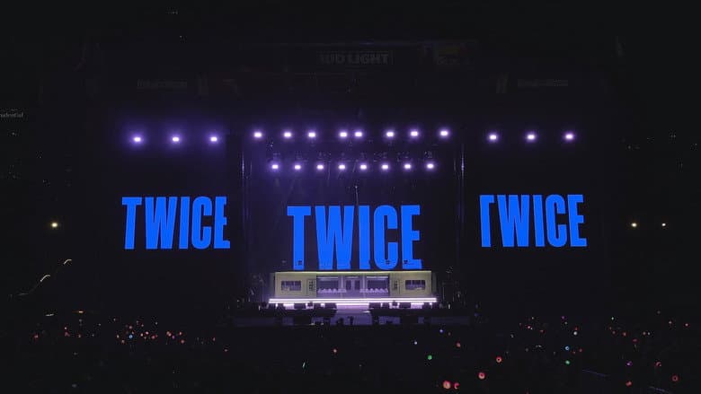 Kadr z TWICE:Lollapalooza Chicago 2025