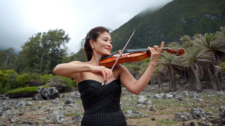 Kadr z Songs of Love from Hawaii