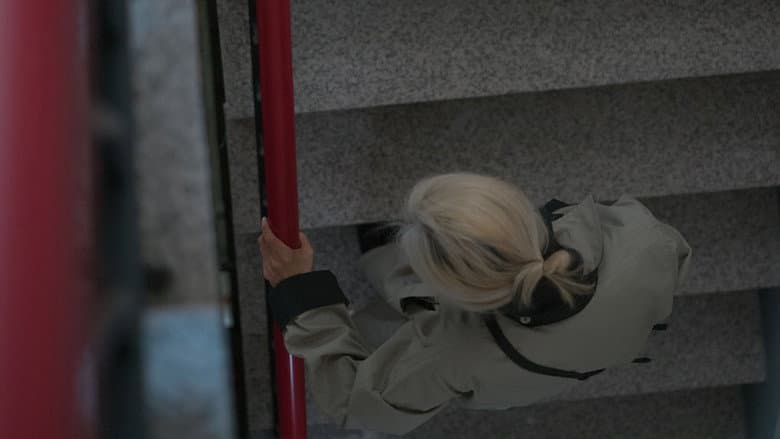 Kadr z An Old Lady