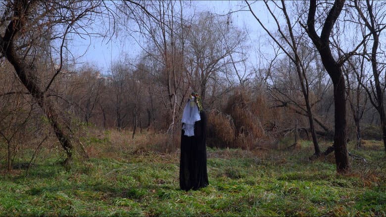 Kadr z Blessedness: Monsters and Specters