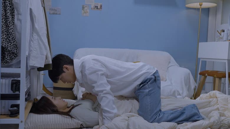 Kadr z From Fanfic to Love