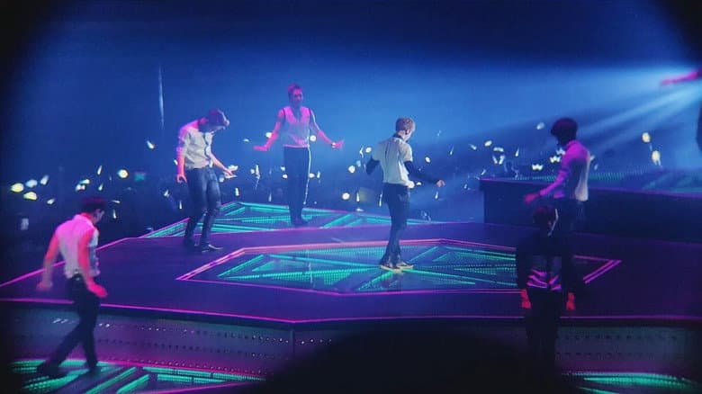 Kadr z EXO PLANET #2 The EXO'luxion in Seoul
