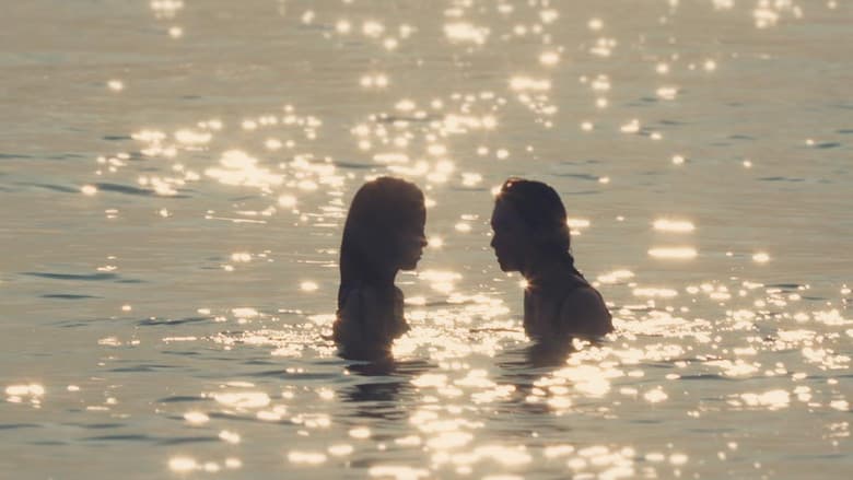 Kadr z Floating Deep Down Summer