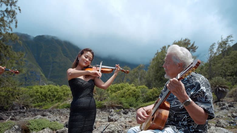 Kadr z Songs of Love from Hawaii