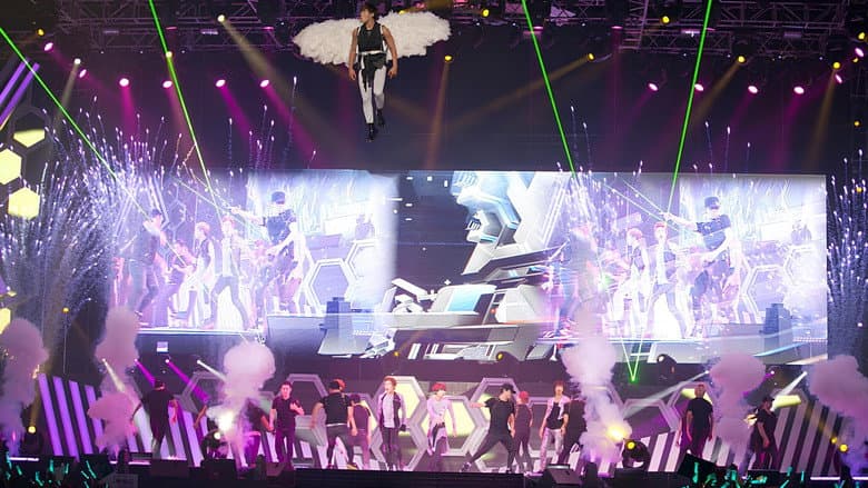 Kadr z SHINee CONCERT "SHINee WORLD II"