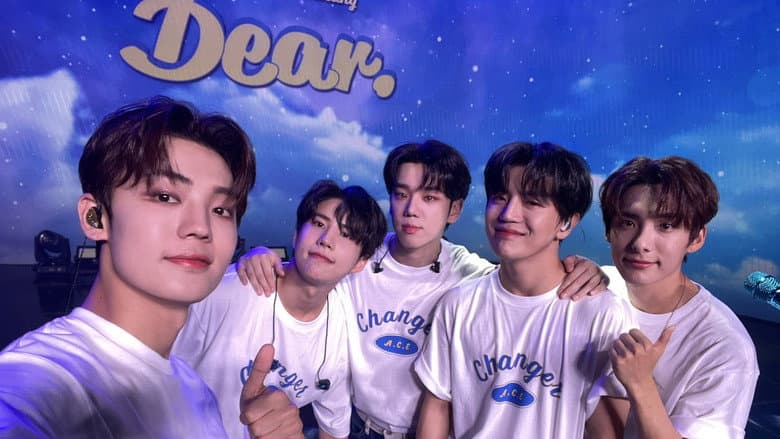 Kadr z A.C.E ONLINE FANMEETING